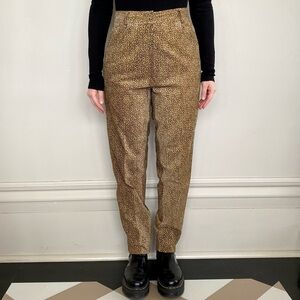 Vintage 100% genuine suede cheetah print high-waisted tapered leg pants. 🤎